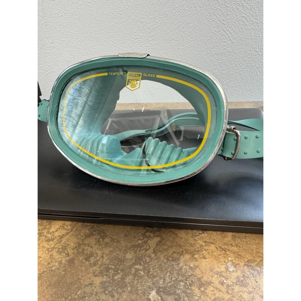 Vintage Scuba Mask CORAL Diving Water Sports